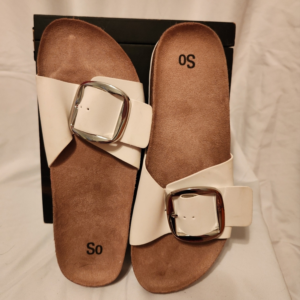 SO Treehouse Women's White Sandals with Silver Buckle Size M (7/8) New
